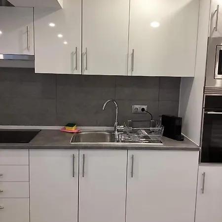 Estudio Dos Bones Lägenhet