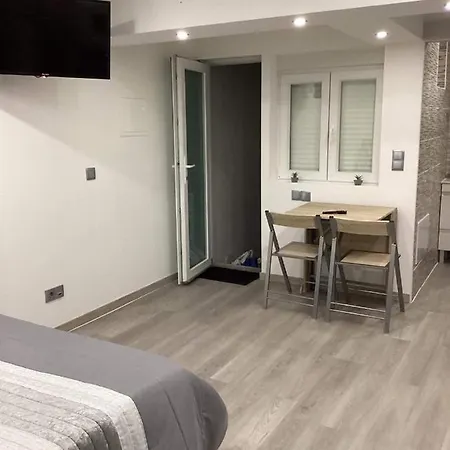 Estudio Dos Bones Lägenhet